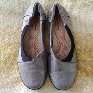 Earth Spirt Silver Leather Ballet Slippers 7.5